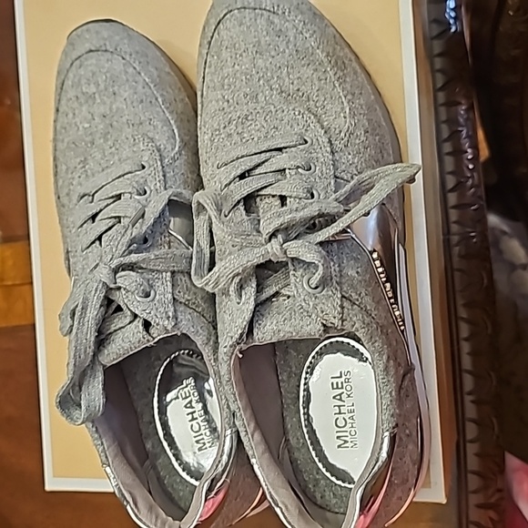 MICHAEL KORS ALLIE TRAINER FLANNEL SNEAKERS 8M - Picture 9 of 10